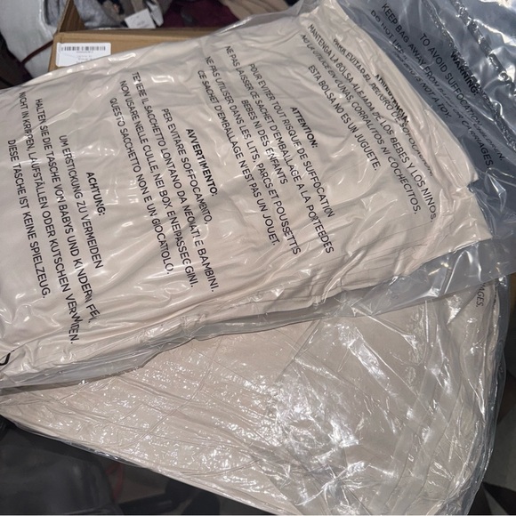 MUXHOMO 7 Pieces Queen Comforter Set, Soft Bed in a Bag Queen Size, All Season - Picture 9 of 9